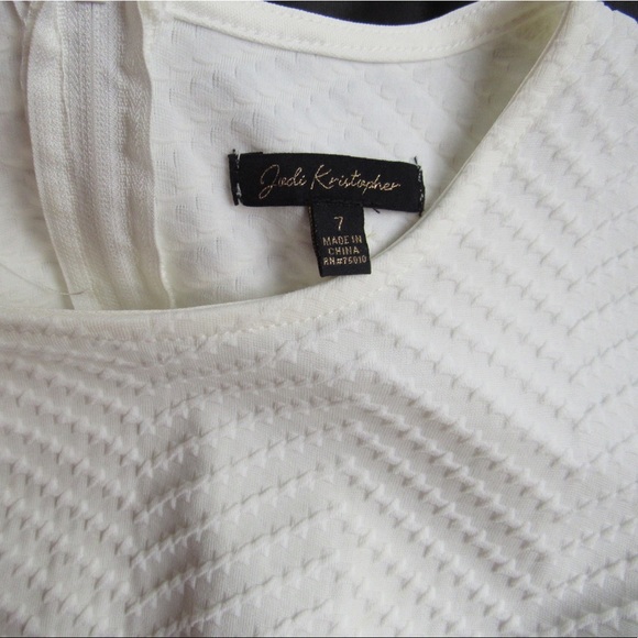 White Dress with sleeves - Picture 5 of 5